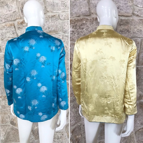 Vintage 1960s Chinese Satin Blue Yellow Reversible Floral Jacket Frog Closures - Picture 3 of 16
